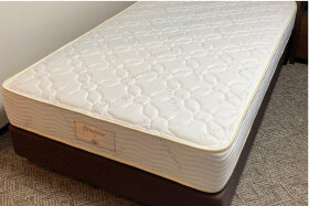 写真：SIMMONSマットレス